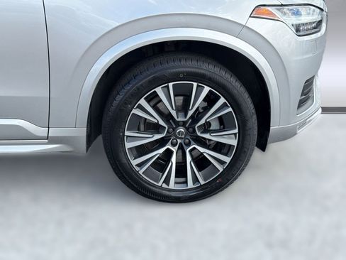 Used 2020 Volvo XC90 T6 Momentum w/ Protection Package Premier image 12