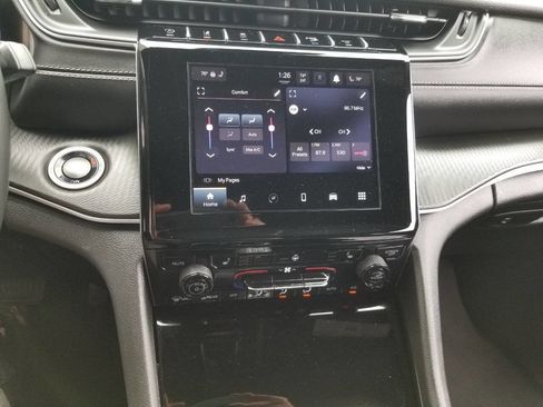 Certified 2024 Jeep Grand Cherokee Laredo w/ Luxury Tech Group I image 23