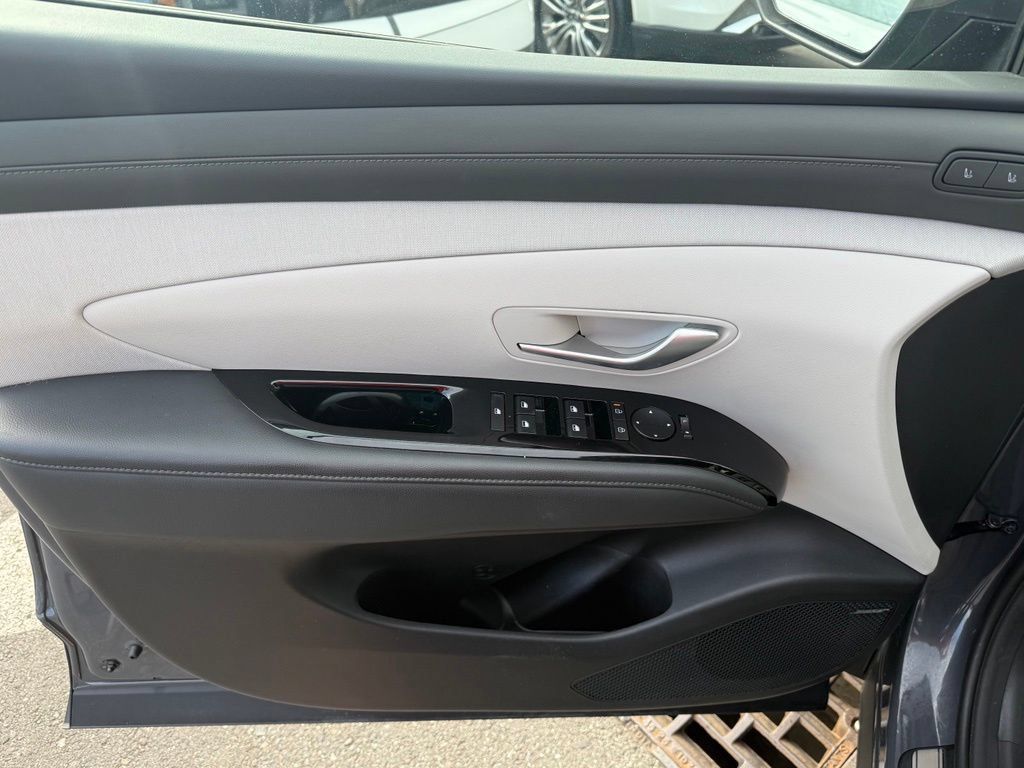 Certified 2026 Hyundai Tucson Limited AWD/4WD image 26