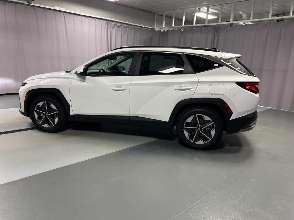 Used 2025 Hyundai Tucson SEL FWD image 4