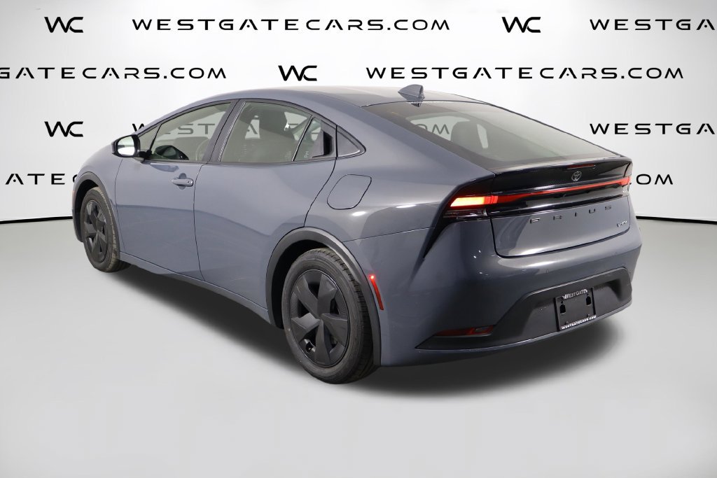 Used 2025 Toyota Prius LE FWD image 44