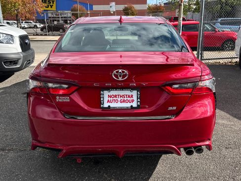 Used 2022 Toyota Camry SE w/ Audio Upgrade Package image 5