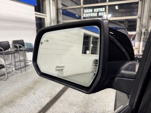 Used 2017 GMC Acadia Denali w/ Technology Package image 27