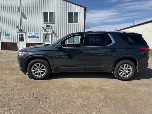 Used 2018 Chevrolet Traverse LT image 3