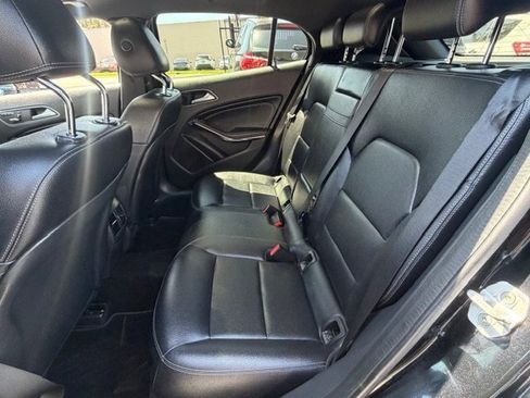 Used 2017 Mercedes-Benz GLA 250 4MATIC w/ Premium Package image 10