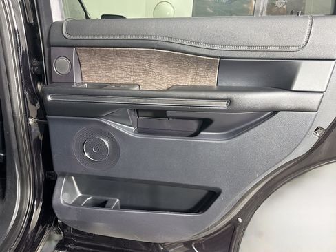 Used 2019 Ford Expedition Limited w/ Special Edition Package RWD image 28