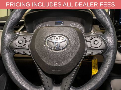 Used 2025 Toyota Corolla LE FWD image 17