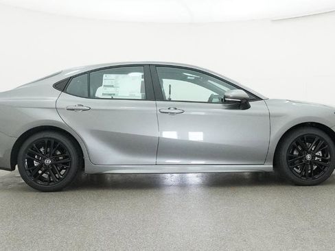 New 2026 Toyota Camry SE FWD image 17