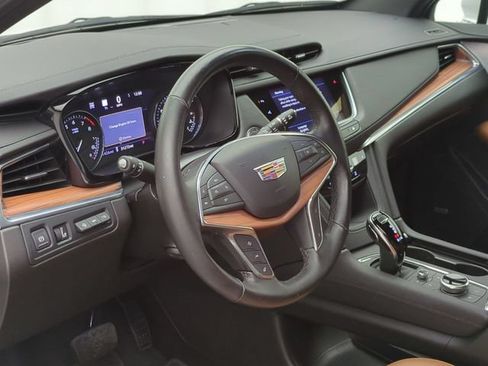 Certified 2024 Cadillac XT5 Premium Luxury w/ Technology Package AWD/4WD image 9
