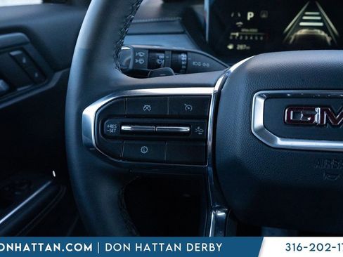 Used 2025 GMC Acadia Elevation image 10