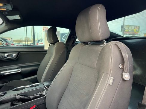 Used 2016 Ford Mustang Coupe image 37