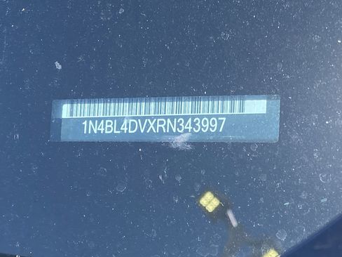 Used 2024 Nissan Altima 2.5 SV image 6