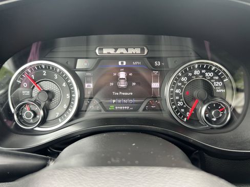 Used 2023 RAM 1500 Laramie AWD/4WD image 17