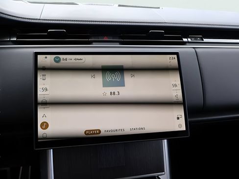 Used 2025 Land Rover Range Rover Autobiography AWD/4WD image 22