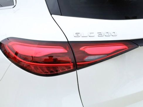 Certified 2025 Mercedes-Benz GLC 300 image 10