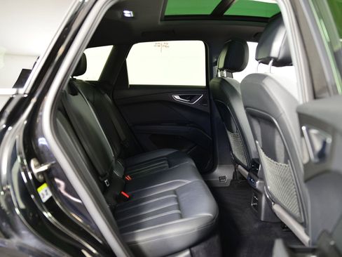 Used 2023 Audi Q4 e-tron Premium Plus w/ Premium Plus image 20