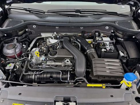 New 2026 Volkswagen Taos SE FWD image 30