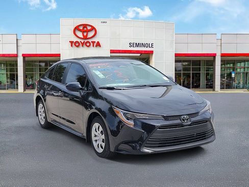 Used 2026 Toyota Corolla LE FWD image 2
