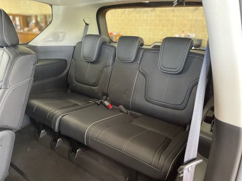 Used 2025 INFINITI QX80 Sensory AWD/4WD image 19