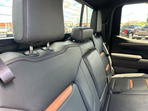 Used 2023 GMC Sierra 1500 AT4 w/ AT4 Preferred Package AWD/4WD image 16