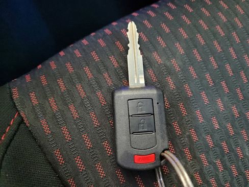 Used 2019 Mitsubishi Outlander Sport SE image 32