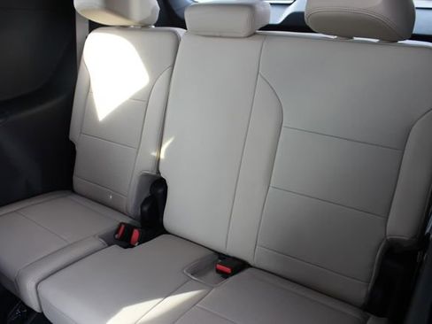 New 2026 Buick Enclave Preferred w/ Power Package FWD image 23