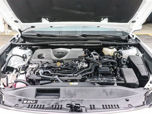 Used 2025 Toyota Camry SE w/ Convenience Package FWD image 26