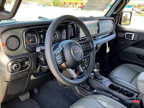 New 2026 Jeep Gladiator Mojave AWD/4WD image 9