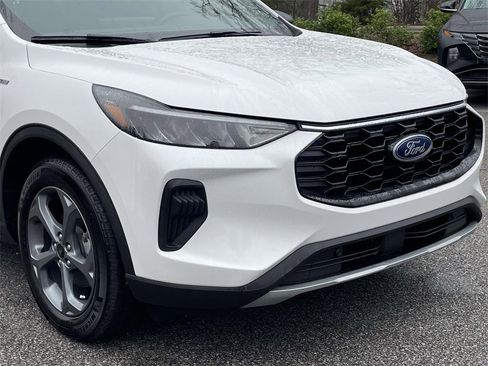 Used 2025 Ford Escape ST-Line w/ Equipment Group 301A image 9