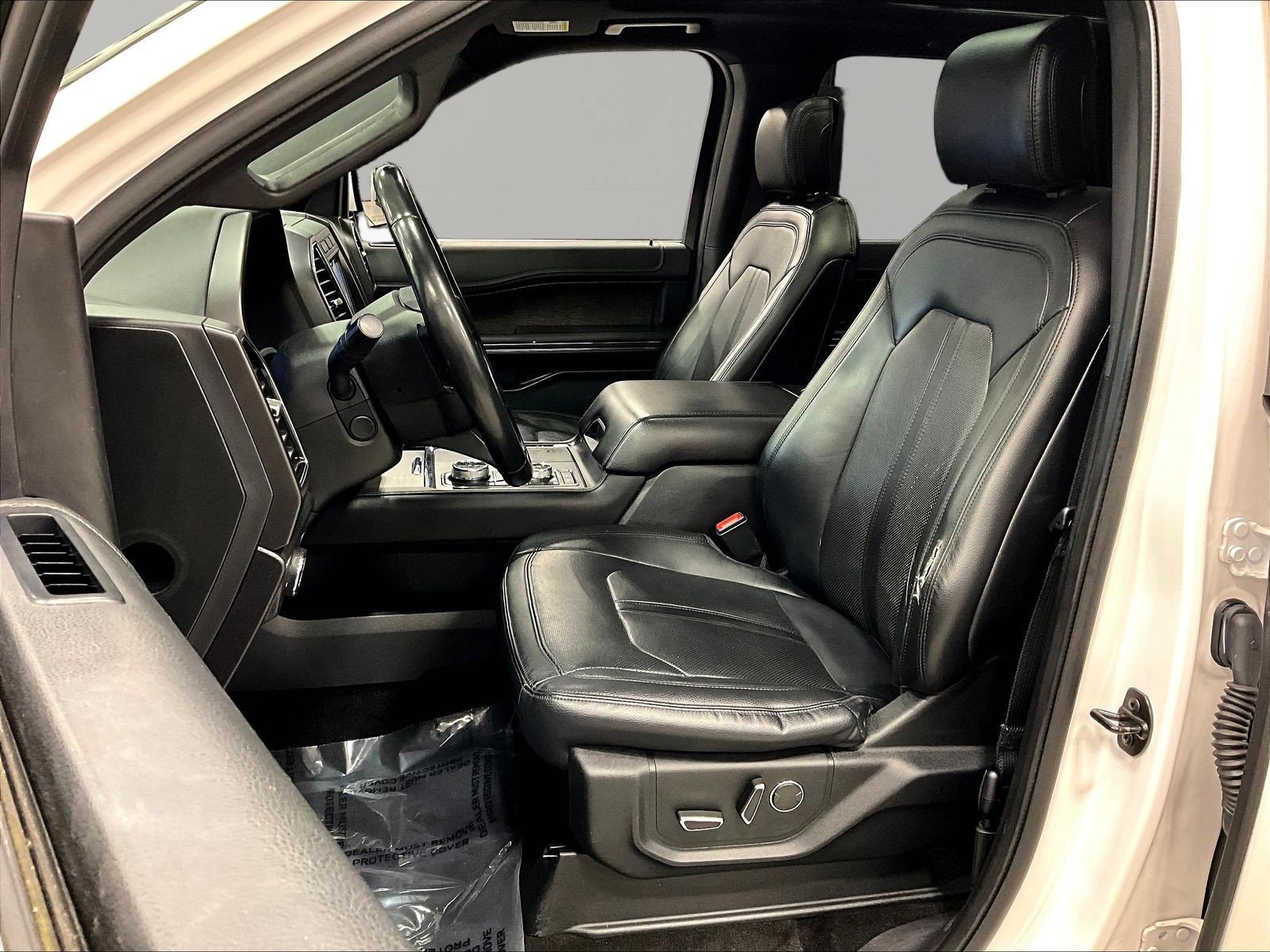 Used 2019 Ford Expedition Limited w/ Equipment Group 302A AWD/4WD image 21