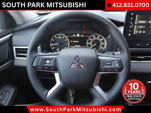 New 2025 Mitsubishi Outlander SE image 27
