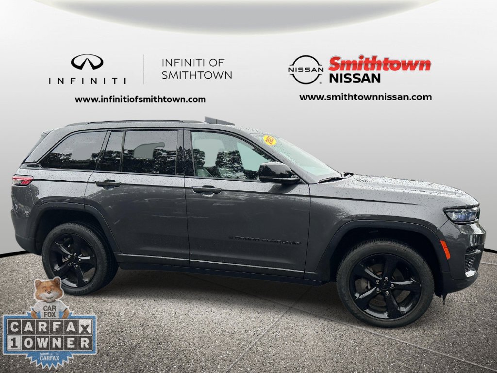 Used 2023 Jeep Grand Cherokee Altitude AWD/4WD image 7