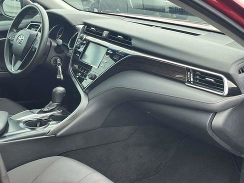 Used 2018 Toyota Camry LE FWD image 23
