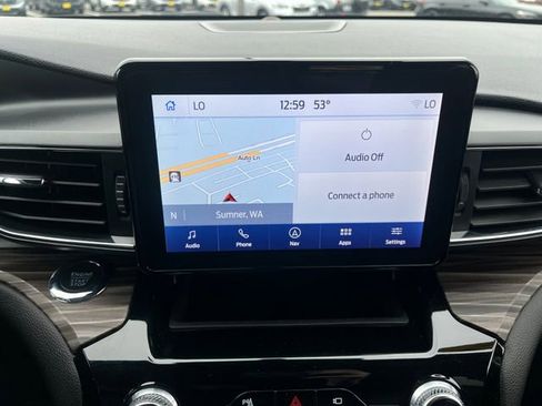 Used 2022 Ford Explorer Limited w/ Equipment Group 301A AWD/4WD image 23