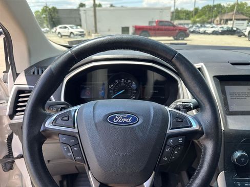 Used 2019 Ford Edge SEL w/ Equipment Group 201A AWD/4WD image 17