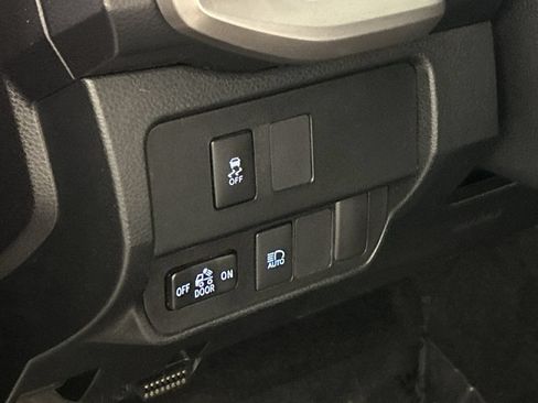 Used 2020 Toyota Tacoma SR5 RWD image 13