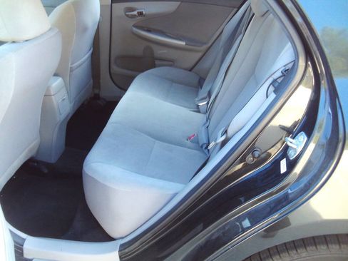 Used 2012 Toyota Corolla LE image 17