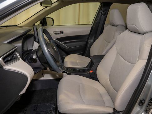 Certified 2022 Toyota Corolla Cross L image 9