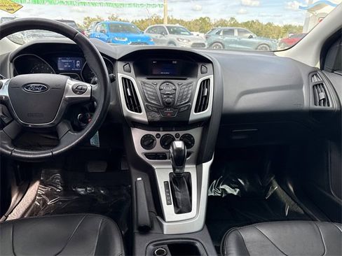 Used 2014 Ford Focus SE w/ Equipment Group 201A image 16