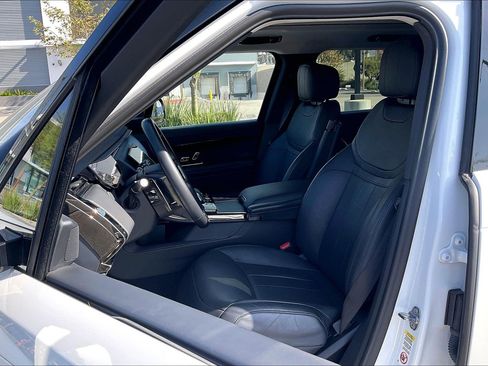 Used 2023 Land Rover Range Rover Sport SE AWD/4WD image 8