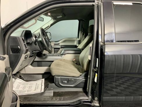 Used 2018 Ford F150 XLT w/ Equipment Group 302A Luxury AWD/4WD image 19