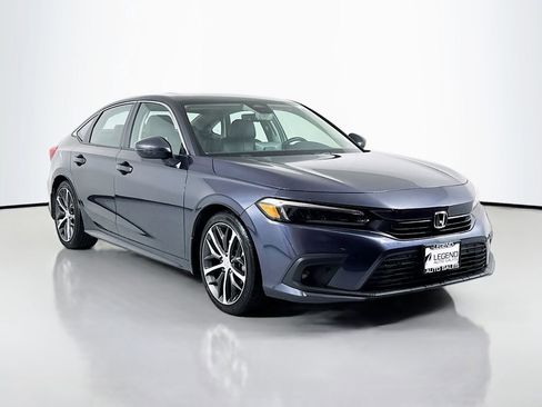 Used 2023 Honda Civic Touring image 3