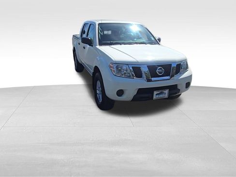 Used 2021 Nissan Frontier SV AWD/4WD image 2