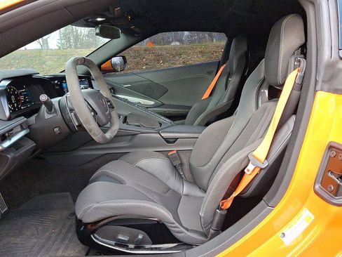 Used 2023 Chevrolet Corvette Stingray Coupe w/ Z51 Performance Package image 12