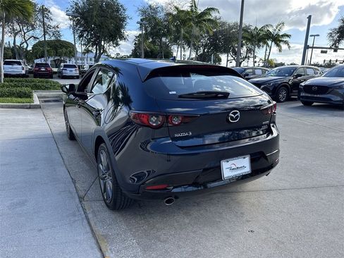 Used 2019 MAZDA MAZDA3 Hatchback w/ Preferred Package image 14