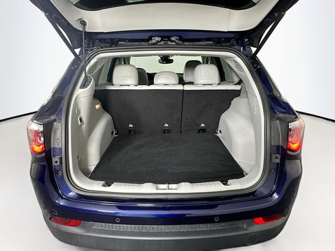 Used 2021 Jeep Compass Limited w/ Elite Exterior Group image 28