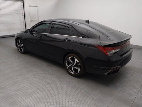 Used 2023 Hyundai Elantra Limited w/ Preferred Accessory Package FWD image 3