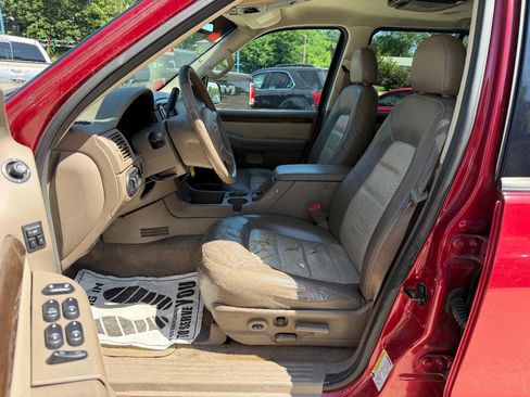 Used 2005 Ford Explorer Eddie Bauer AWD/4WD image 9