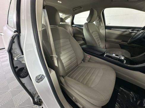 Used 2018 Ford Fusion SE w/ Fusion SE Technology Package FWD image 27