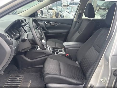 Used 2019 Nissan Rogue SV FWD image 8